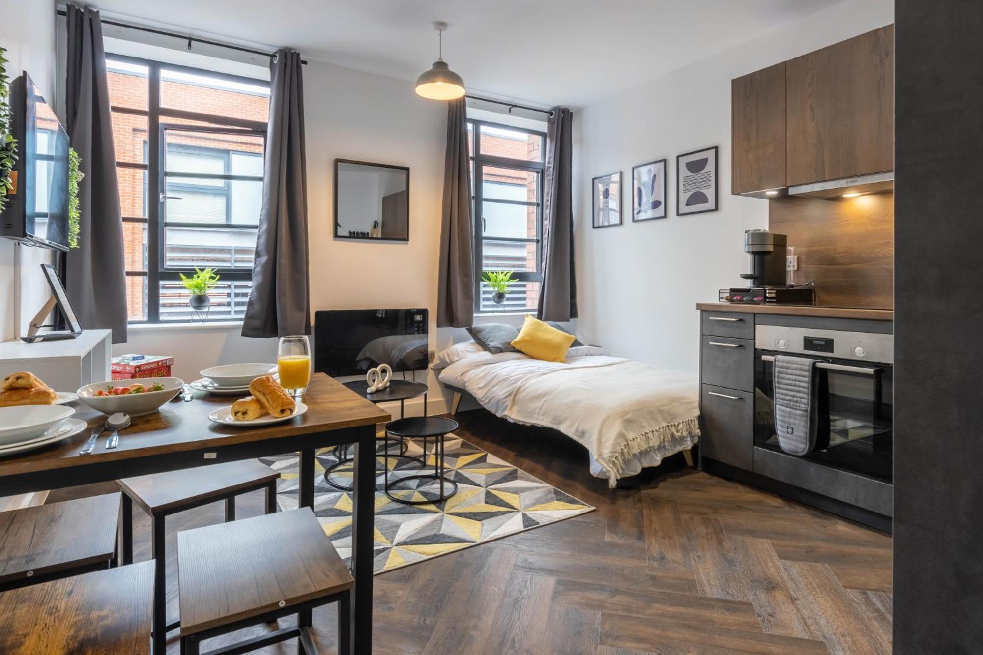 Luxury Apt, Centre, Contractors, Relocations Apartment